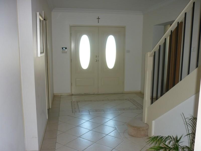 4 Dalton Place, Prestons NSW 2170