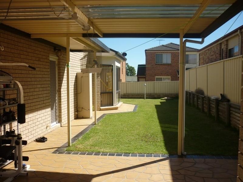 4 Dalton Place, Prestons NSW 2170