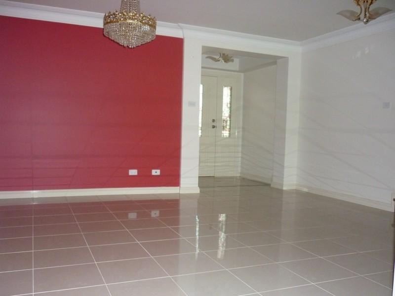 116 Kendall Drive, Casula NSW 2170