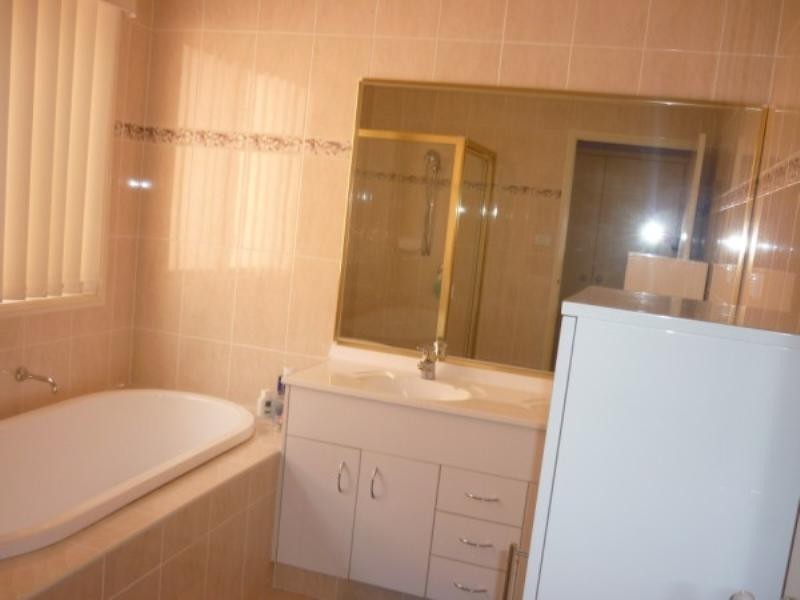 West Hoxton NSW 2171