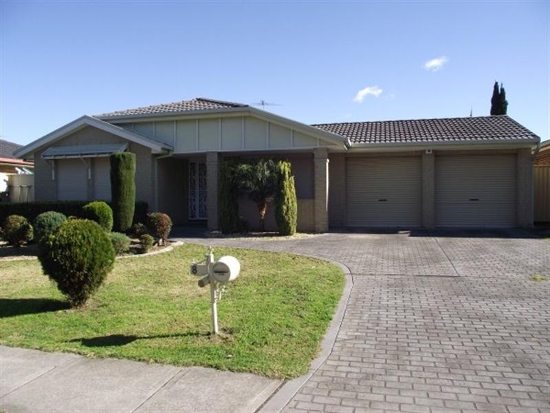 8 Horningsea Park Drive, Horningsea Park NSW 2171