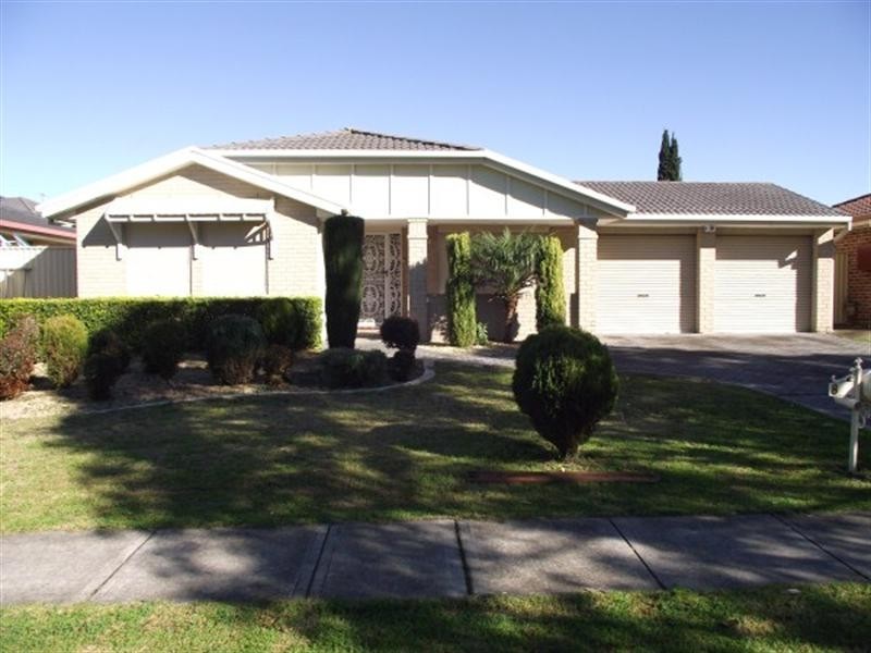 8 Horningsea Park Drive, Horningsea Park NSW 2171