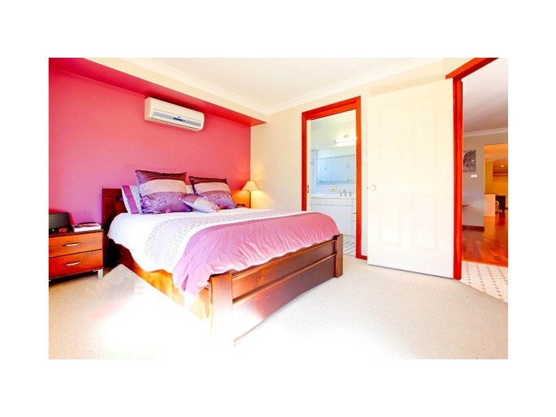 17 Merryville Court, Wattle Grove NSW 2173