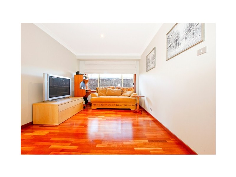 17 Merryville Court, Wattle Grove NSW 2173