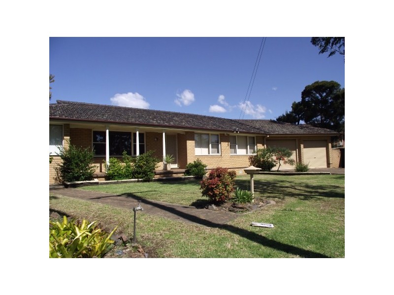 4 Carinya Place, Moorebank NSW 2170