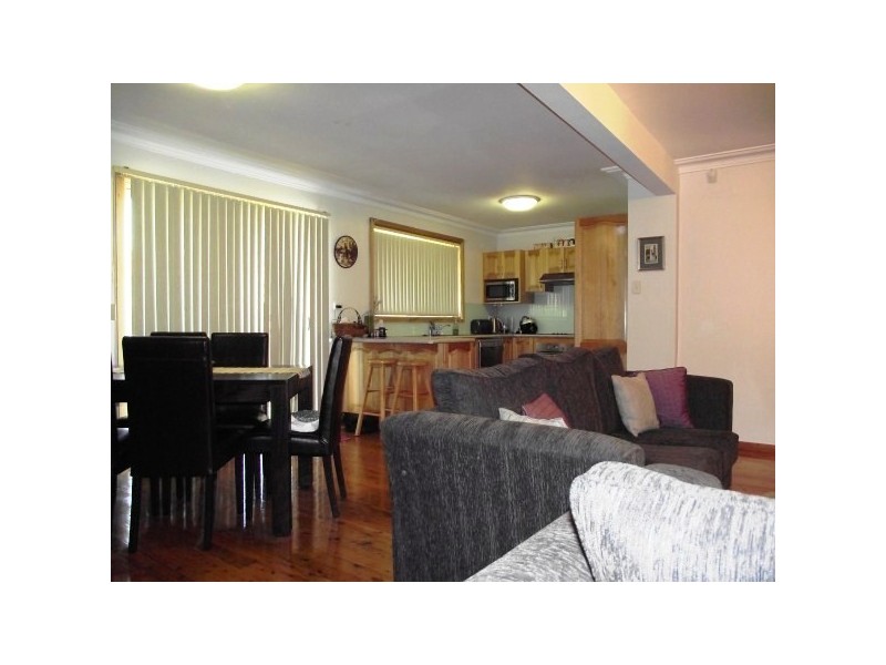 4 Carinya Place, Moorebank NSW 2170