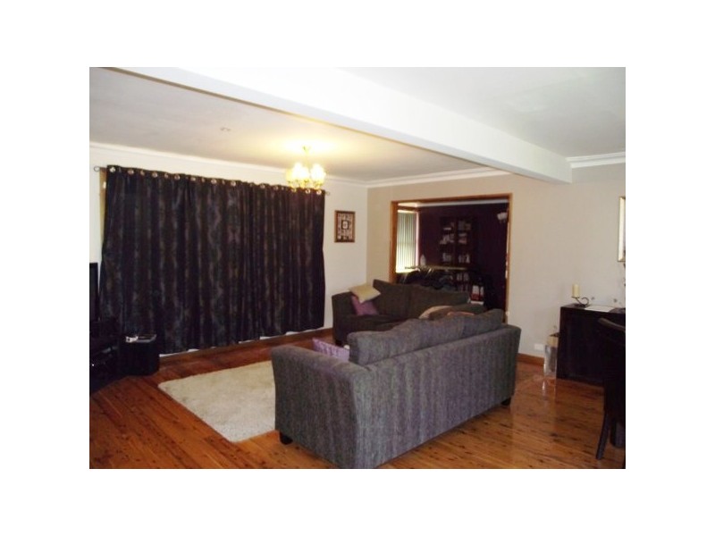 4 Carinya Place, Moorebank NSW 2170