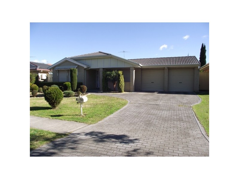8 Horningsea Park Drive, Horningsea Park NSW 2171