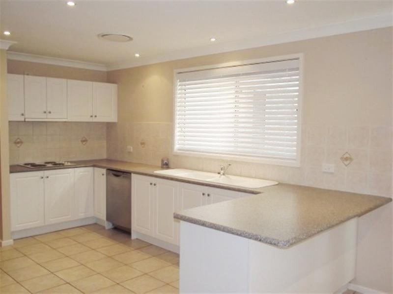 11 Bundanoon Road, Prestons NSW 2170