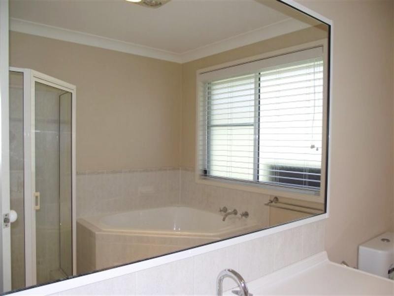 11 Bundanoon Road, Prestons NSW 2170