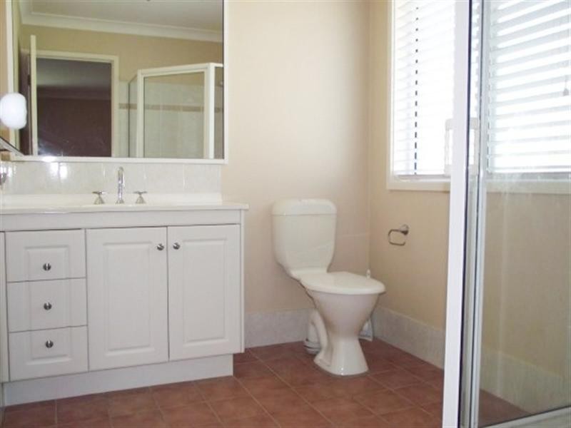 11 Bundanoon Road, Prestons NSW 2170