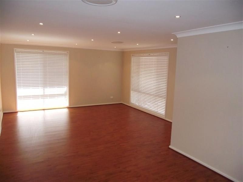 11 Bundanoon Road, Prestons NSW 2170