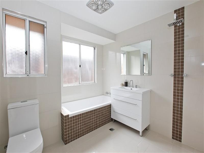 42 Province Street, Abbotsbury NSW 2176