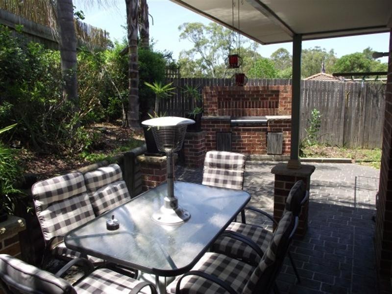 6 Rudd Close, Casula NSW 2170