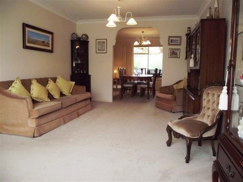 19 Jimbour Court, Wattle Grove NSW 2173