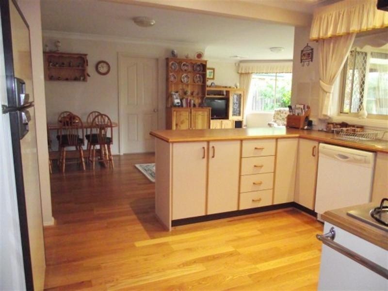 19 Jimbour Court, Wattle Grove NSW 2173