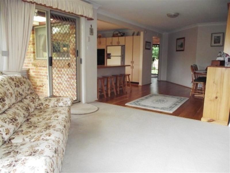 19 Jimbour Court, Wattle Grove NSW 2173