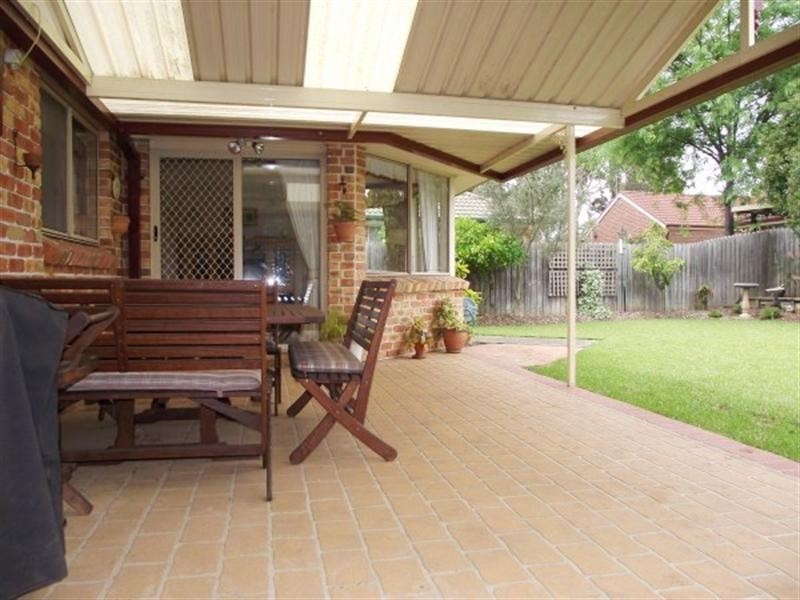 19 Jimbour Court, Wattle Grove NSW 2173