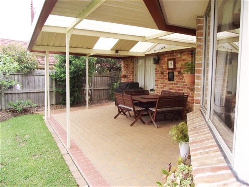 19 Jimbour Court, Wattle Grove NSW 2173