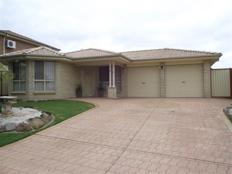 11 Turlinjah Close, Prestons NSW 2170