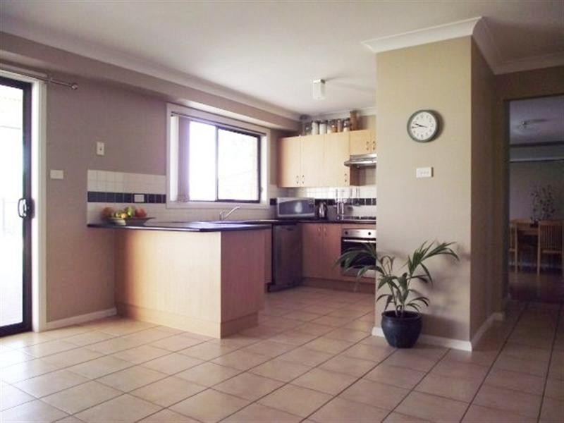 16 Geraldton Street, Prestons NSW 2170