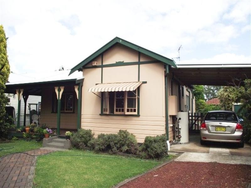 28 Canberra Avenue, Casula NSW 2170