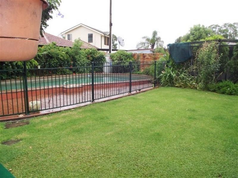 28 Canberra Avenue, Casula NSW 2170