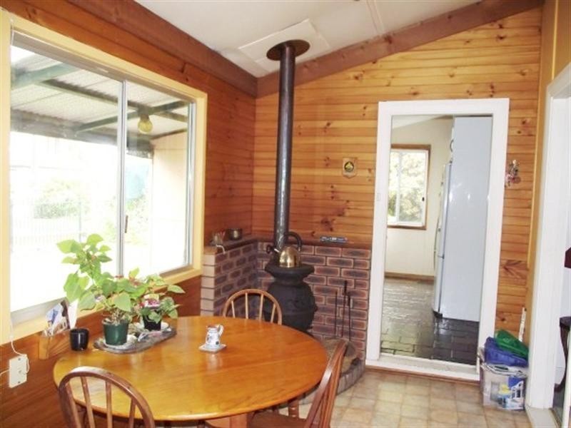 28 Canberra Avenue, Casula NSW 2170