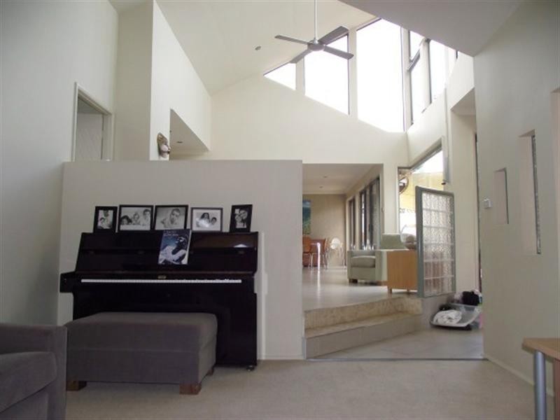 West Hoxton NSW 2171