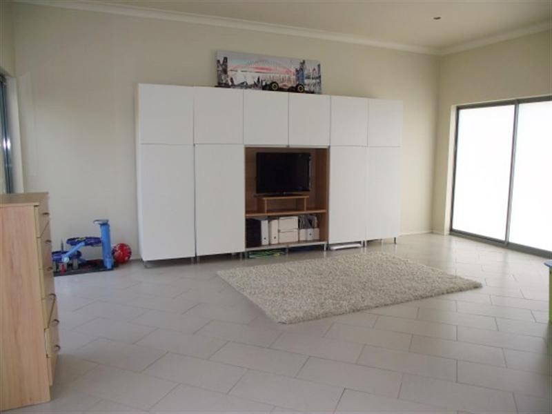 West Hoxton NSW 2171