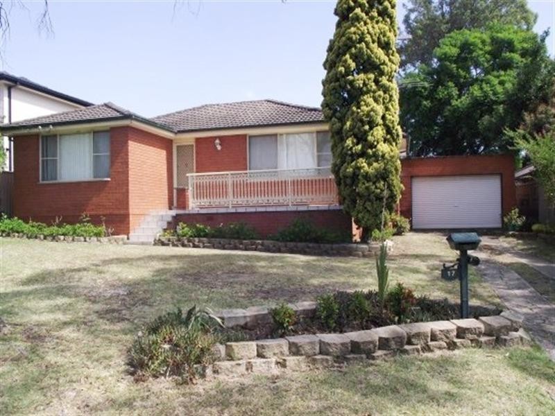 17 Harvey Avenue, Moorebank NSW 2170