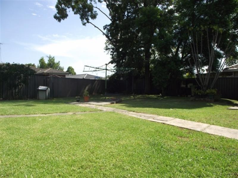 17 Harvey Avenue, Moorebank NSW 2170