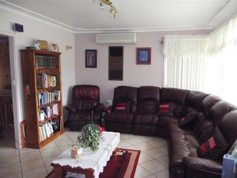 17 Harvey Avenue, Moorebank NSW 2170