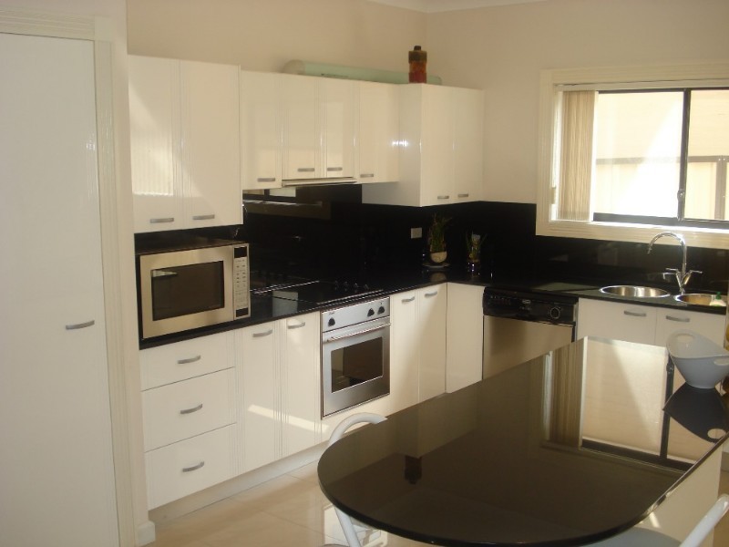 West Hoxton NSW 2171