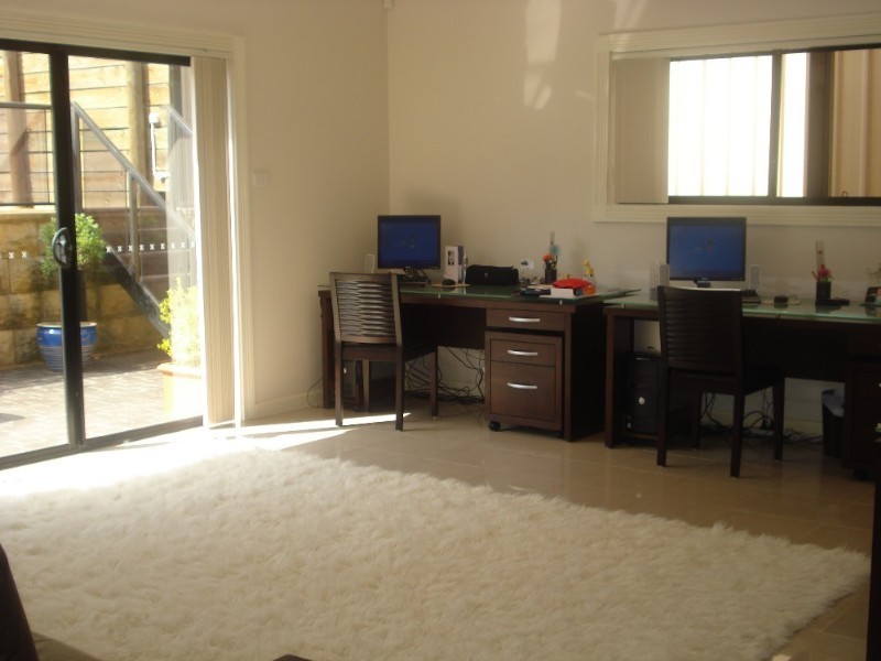 West Hoxton NSW 2171