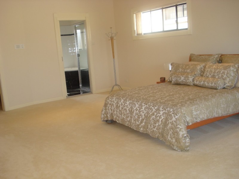 West Hoxton NSW 2171