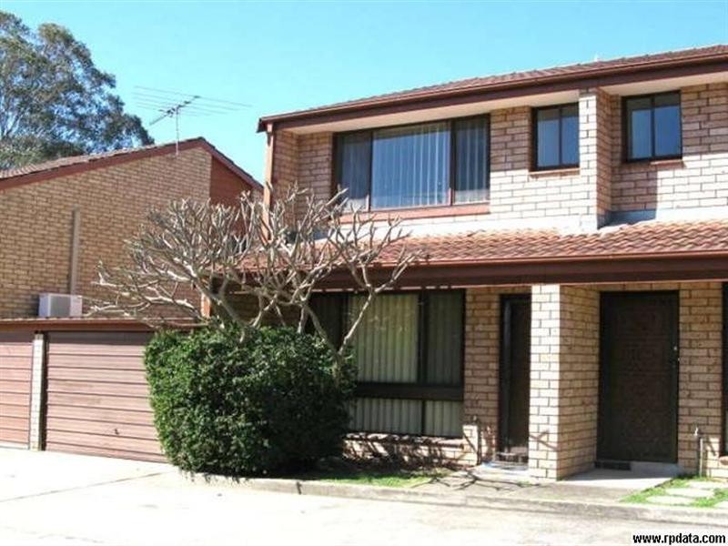 4/3 Amaranthus Place, Macquarie Fields NSW 2564