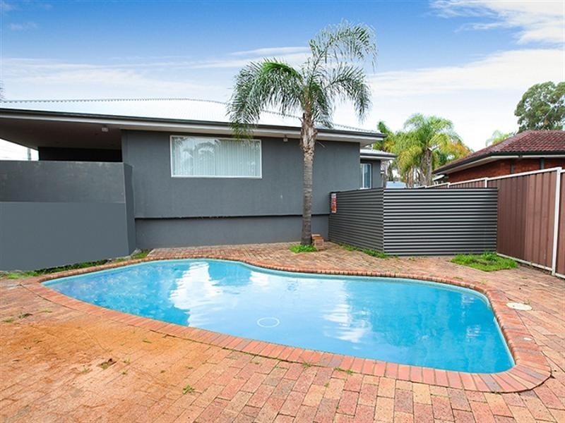 1 Shaw Place, Fairfield West NSW 2165