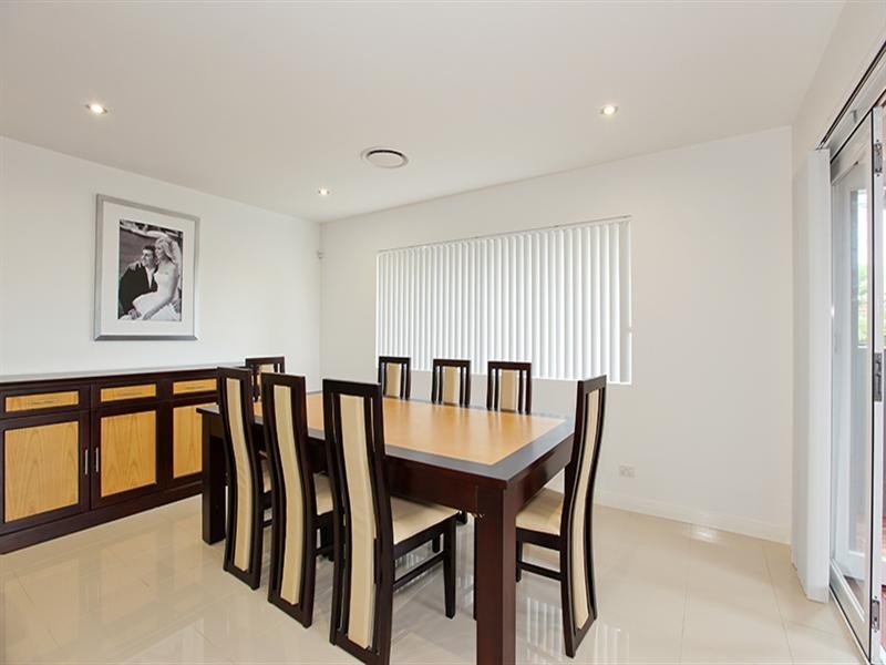 1 Shaw Place, Fairfield West NSW 2165