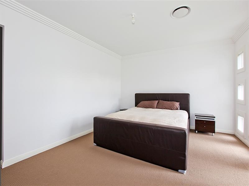 1 Shaw Place, Fairfield West NSW 2165