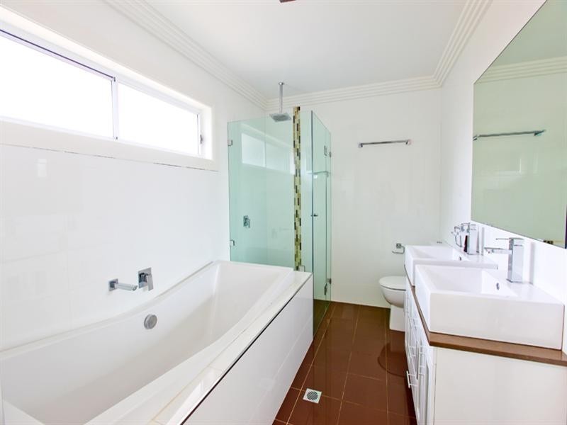 1 Shaw Place, Fairfield West NSW 2165