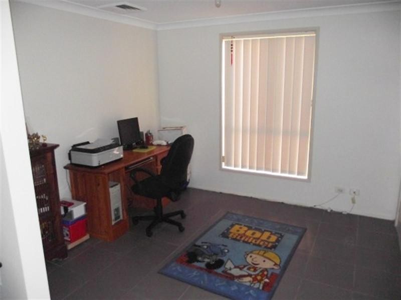 5 Mawbanna Close, West Hoxton NSW 2171