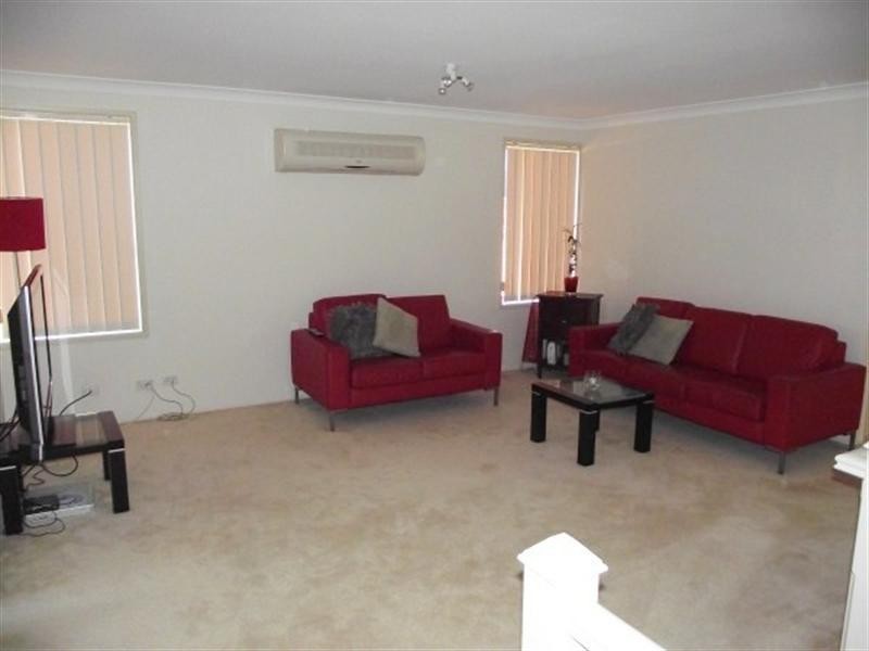 5 Mawbanna Close, West Hoxton NSW 2171