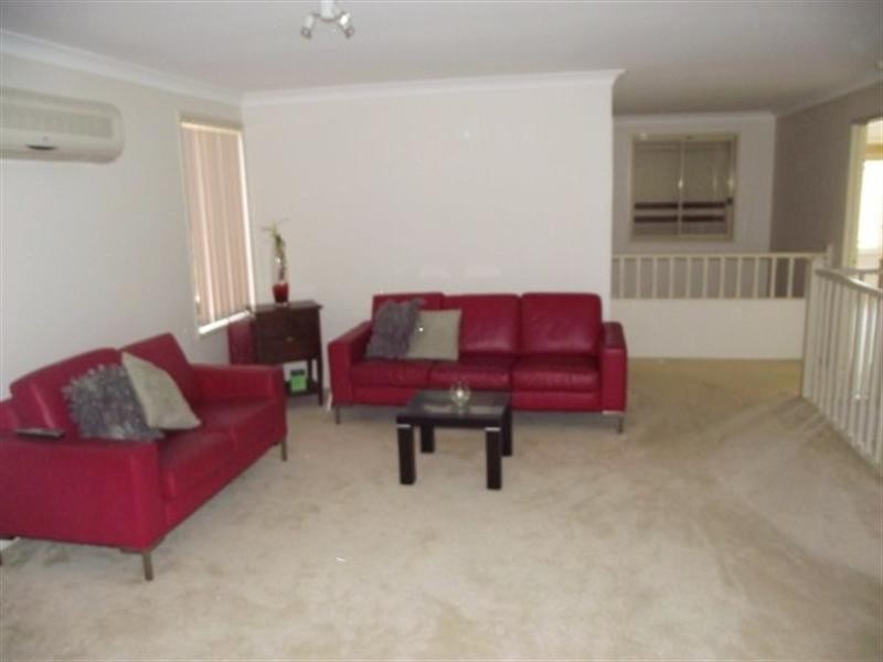 5 Mawbanna Close, West Hoxton NSW 2171