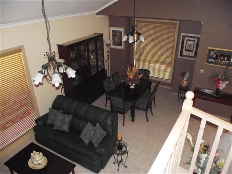 10 Magnolia Place, Casula NSW 2170