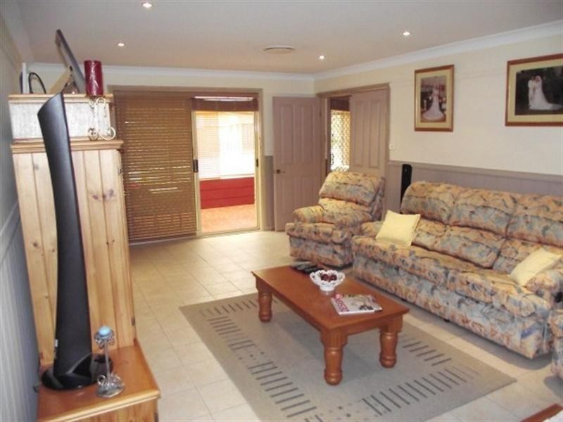 10 Magnolia Place, Casula NSW 2170