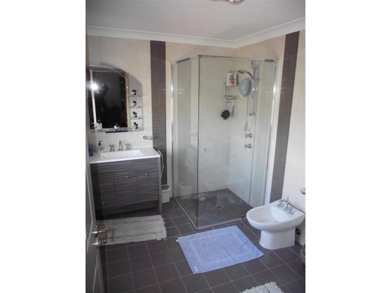 10 Magnolia Place, Casula NSW 2170