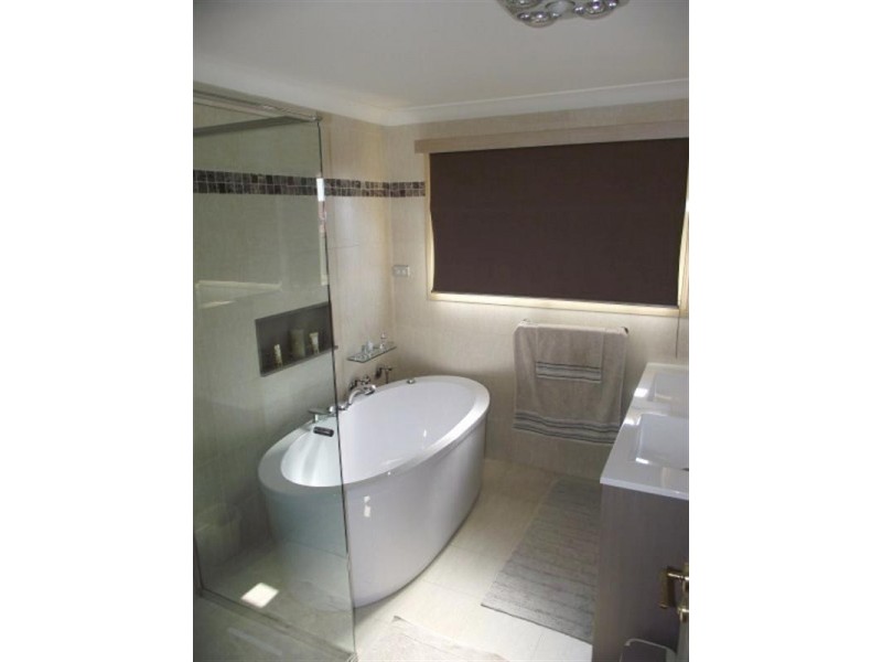 10 Magnolia Place, Casula NSW 2170