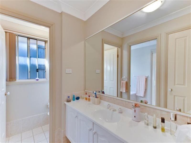 4 Nutmeg Close, Casula NSW 2170