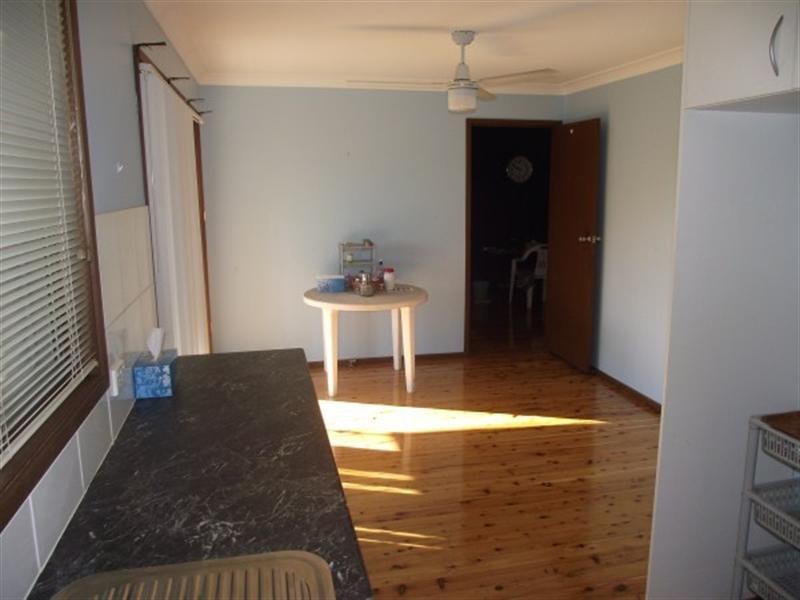 15 Kitava Place, Glenfield NSW 2167